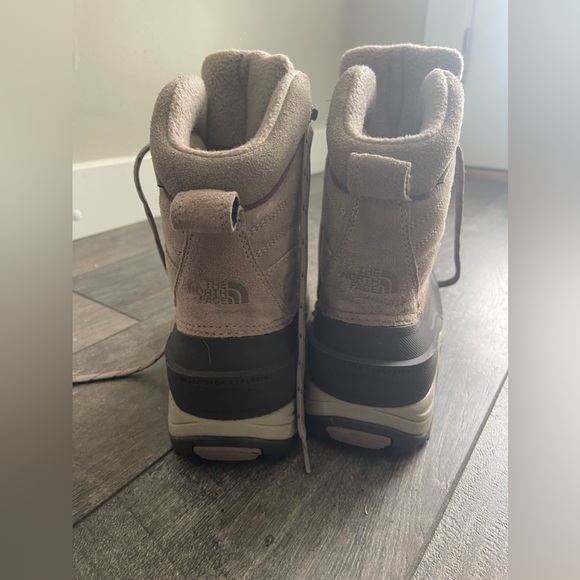 The North Face Women’s Snow Boots - Size 8 - Picture 2 of 2
